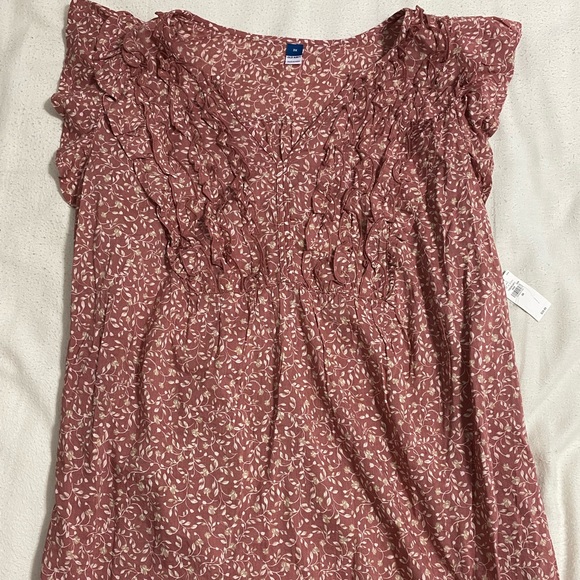 Old Navy Tops - NWT Old Navy Blush Blouse with White Floral Print 💗🤍 Size: 3x